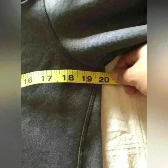 Under armour dark gray hoodie with pink logo women Medium - Picture 6 of 8